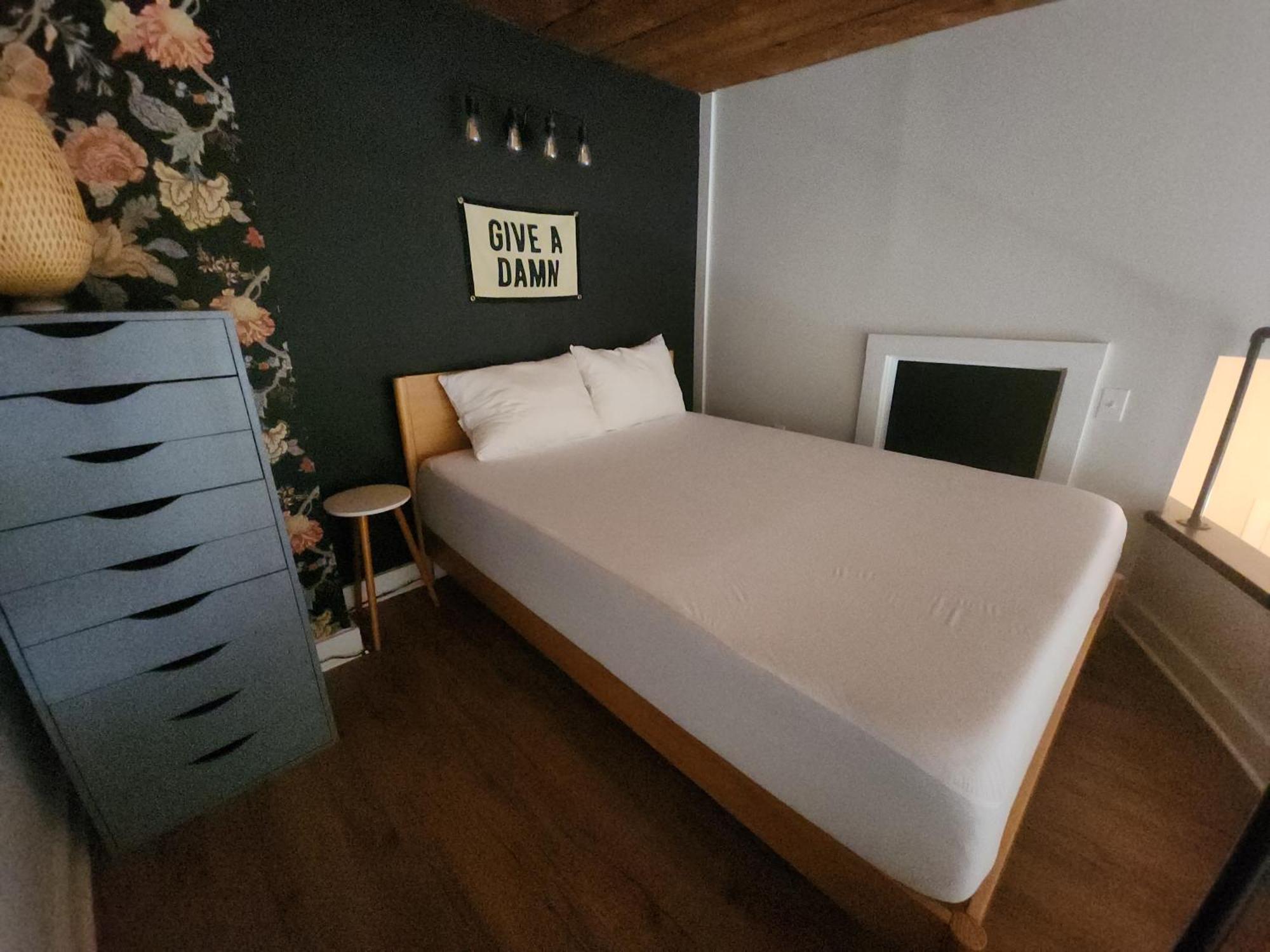 Cozy And Tranquil 1-Bedroom Condo With Wifi, Ac In Historic Салем Екстериор снимка
